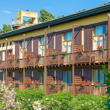 Hotel Golf Inn Lignano Sabbiadoro Exteriör bild
