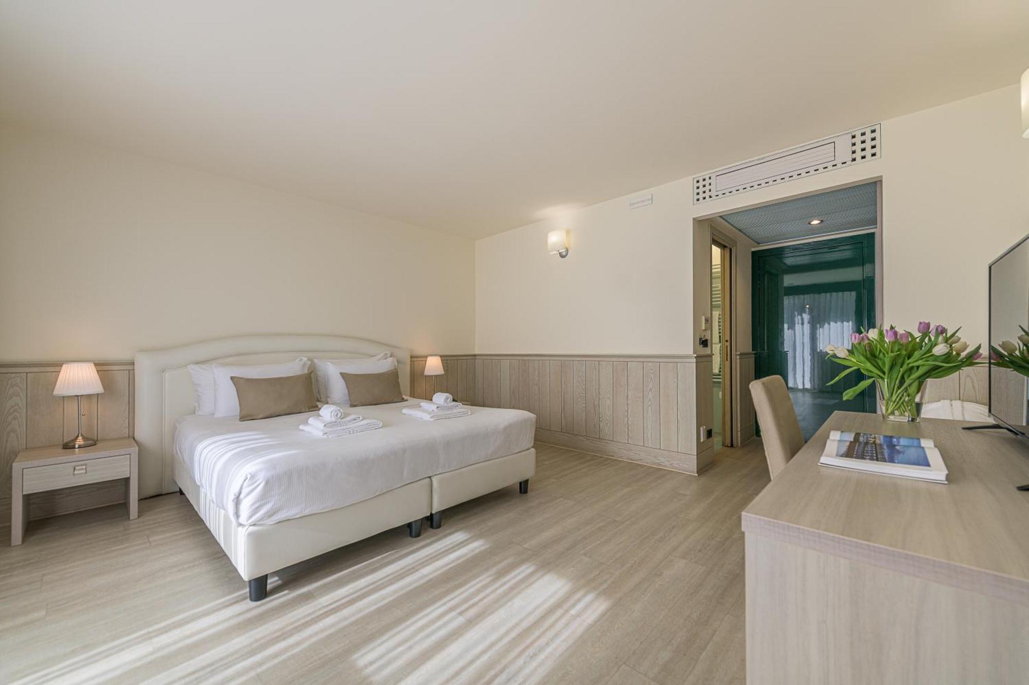 Hotel Golf Inn Lignano Sabbiadoro Exteriör bild