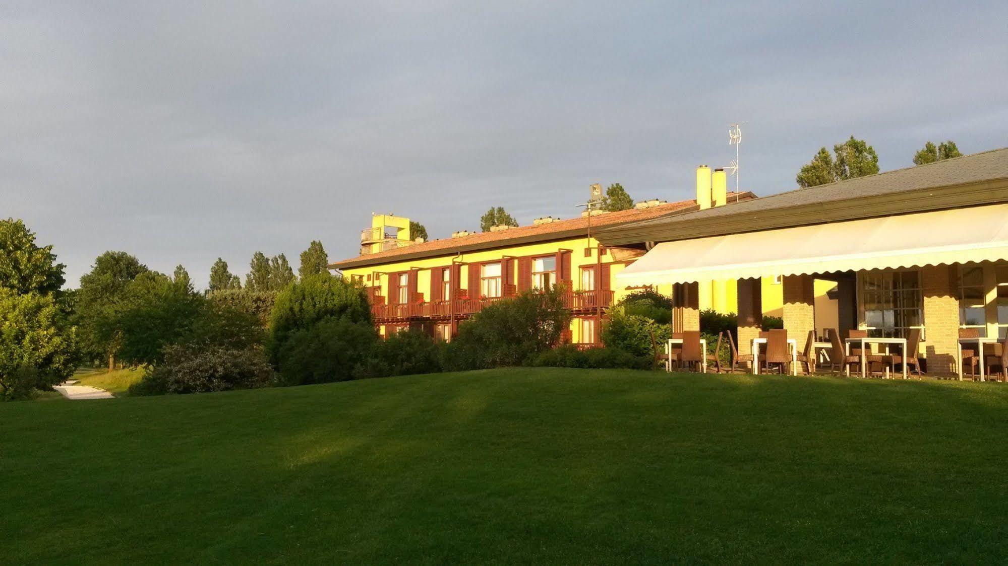 Hotel Golf Inn Lignano Sabbiadoro Exteriör bild