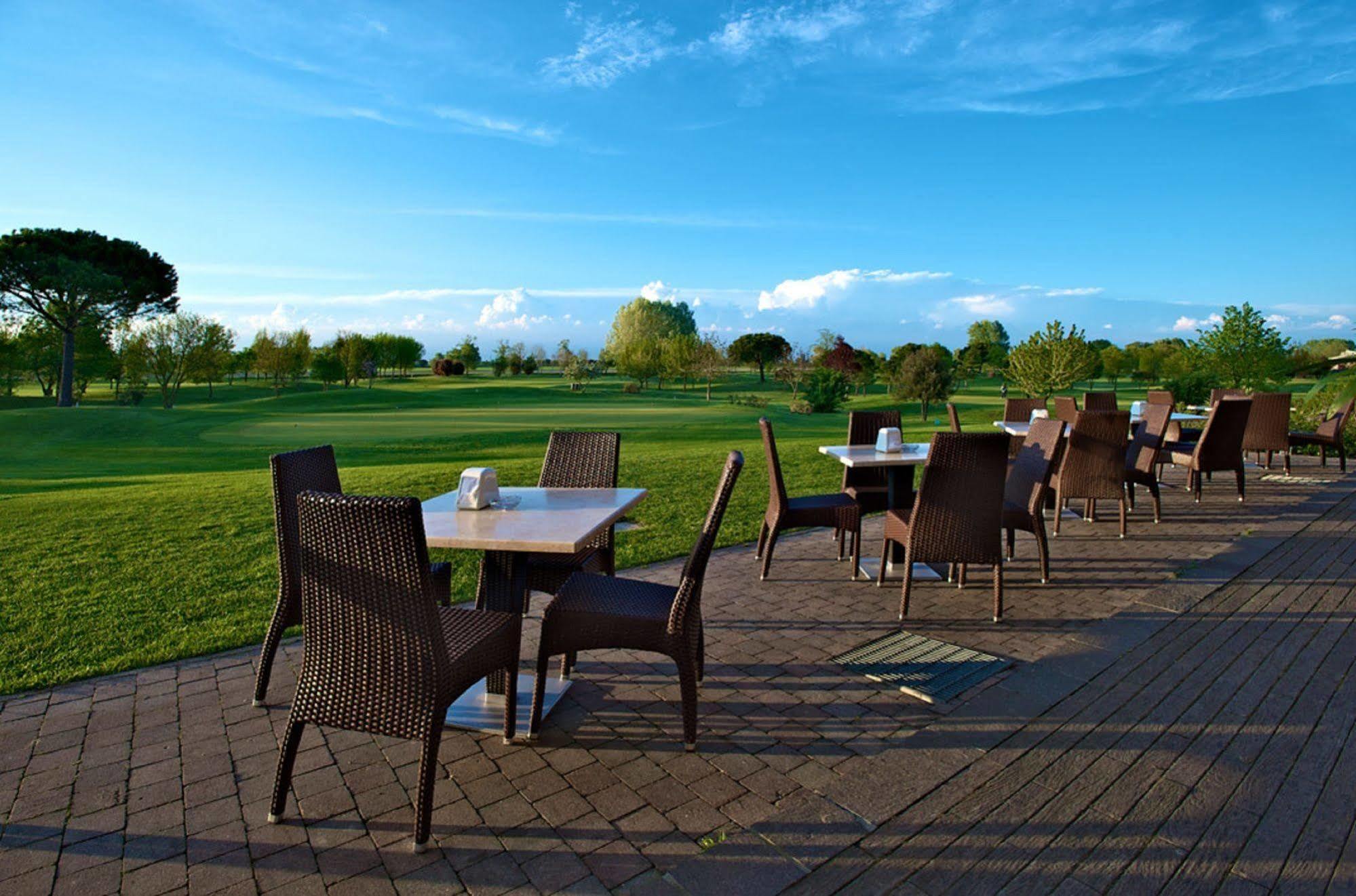 Hotel Golf Inn Lignano Sabbiadoro Exteriör bild